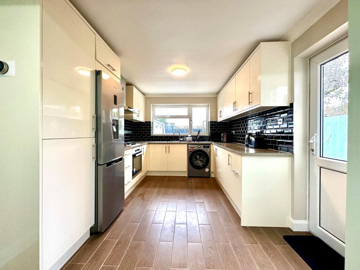 Spacious 3 Double Bedroomed House In Bicester Luaran gambar
