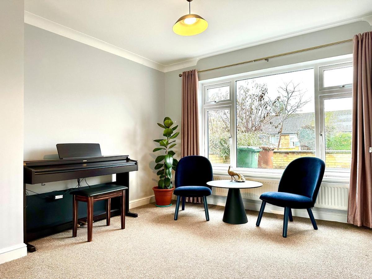 Spacious 3 Double Bedroomed House In Bicester Luaran gambar