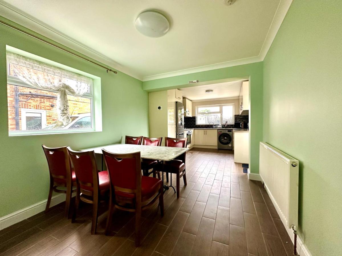 Spacious 3 Double Bedroomed House In Bicester Luaran gambar