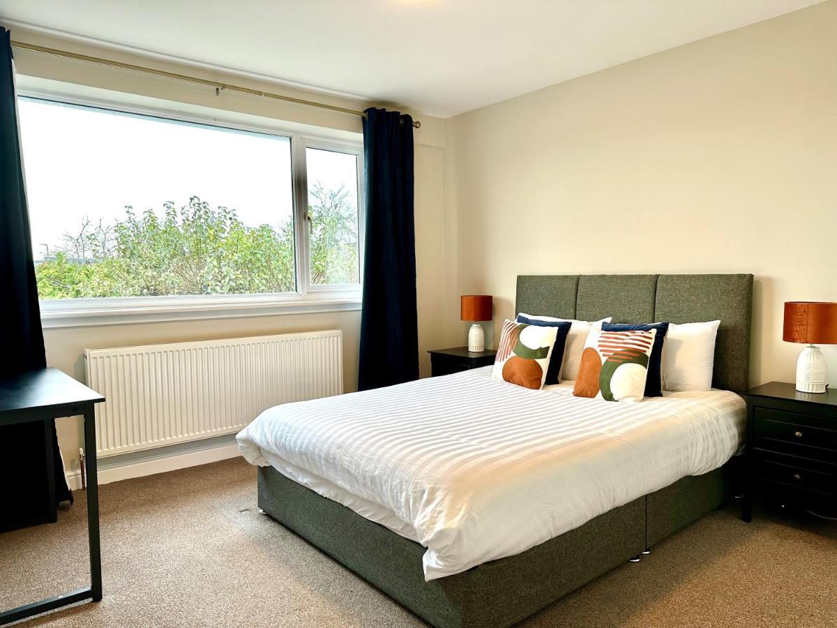 Spacious 3 Double Bedroomed House In Bicester Luaran gambar
