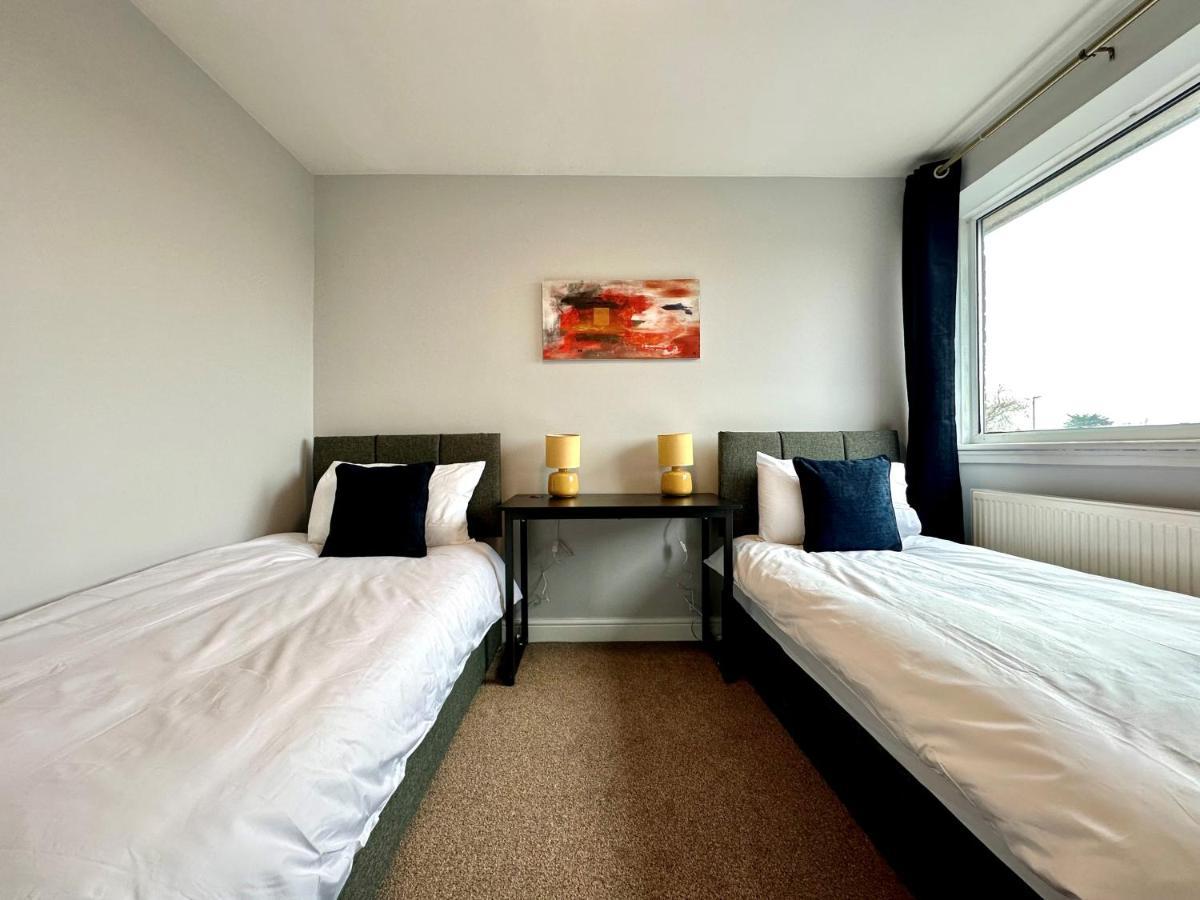 Spacious 3 Double Bedroomed House In Bicester Luaran gambar